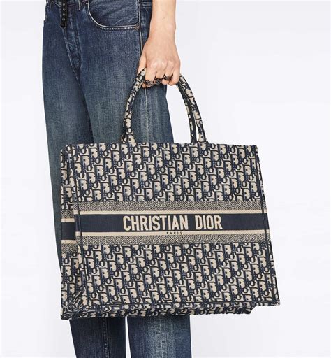 sac christian dior femme|christian dior sac cabas.